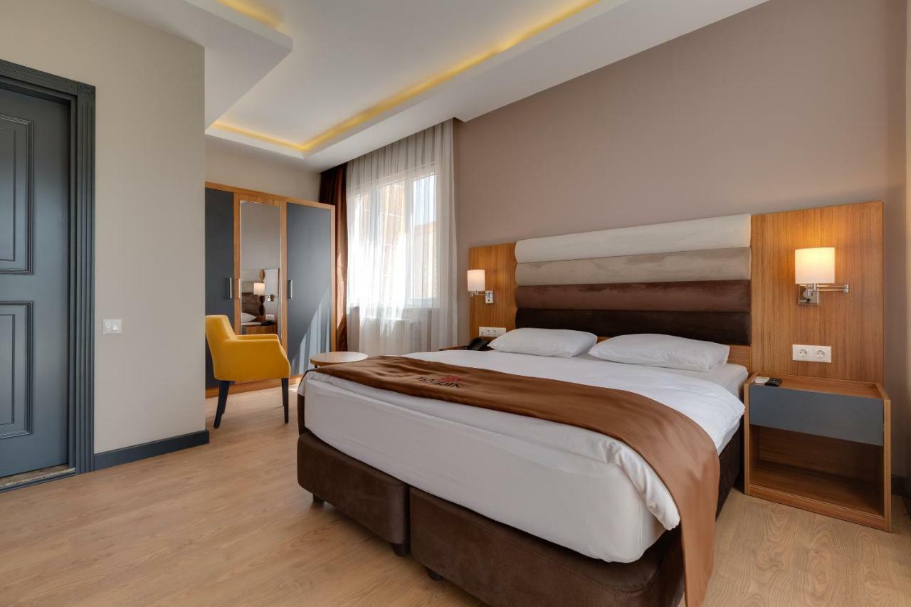 City Hotel Batumi Exterior foto