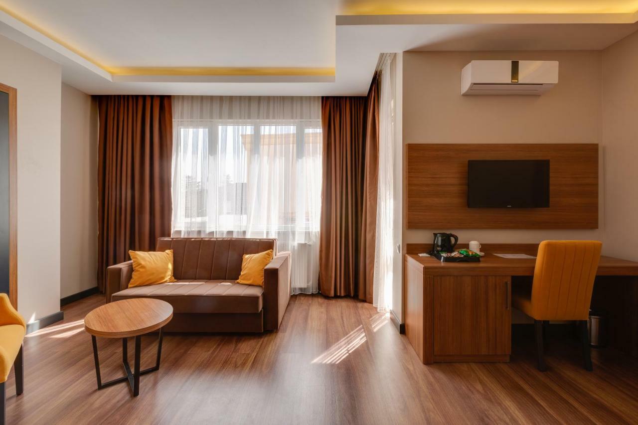 City Hotel Batumi Exterior foto